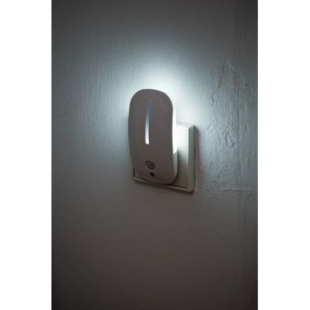 Brennenstuhl Nocná LED lampa NL 09 MB s infracerveným hlásicom pohybu a súmrakovým senzorom, 9 LED, 25 lm