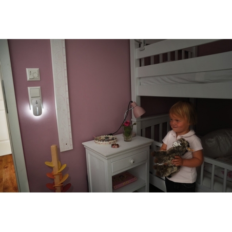 Brennenstuhl Nocná LED lampa NL 09 MB s infracerveným hlásicom pohybu a súmrakovým senzorom, 9 LED, 25 lm