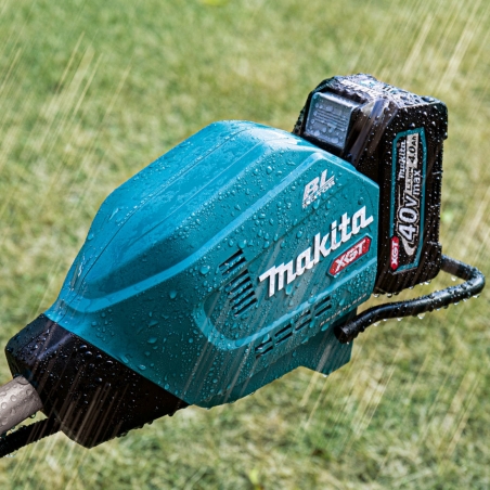 MAKITA AKUMULÁTOROVÝ KROVINOREZ UR006GZ02