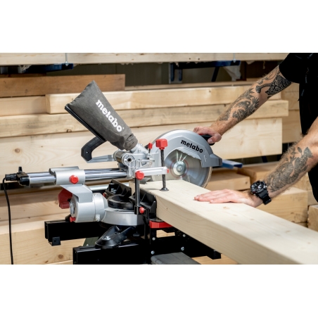 METABO KGS 254 M (602540000) SKRACOVACIA PÍLA