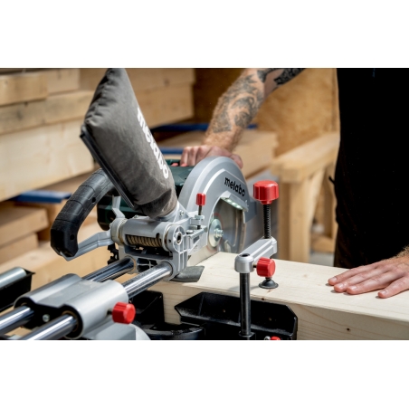 METABO KGS 254 M (602540000) SKRACOVACIA PÍLA