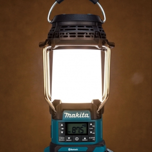 MAKITA AKUMULÁTOROVÉ RÁDIO S LAMPOU MR010GZ