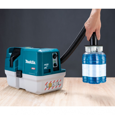 MAKITA AKUMULÁTOROVÝ VYSÁVAČ VC013GLZ