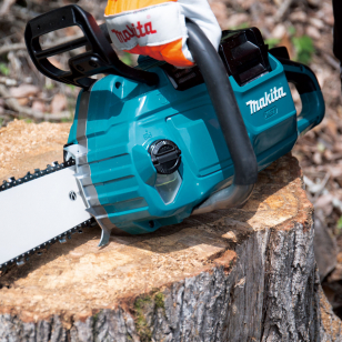 MAKITA AKUMULÁTOROVÁ REŤAZOVÁ PÍLA UC030GZ01
