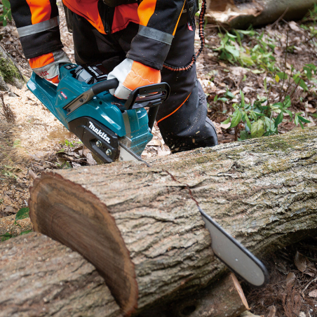 MAKITA AKUMULÁTOROVÁ REŤAZOVÁ PÍLA UC030GZ01