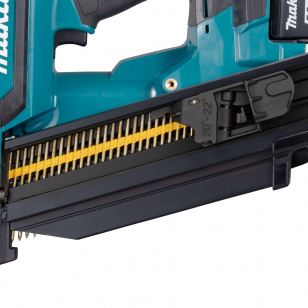 MAKITA AKUMULÁTOROVÁ KLINCOVAČKA DBN901Z