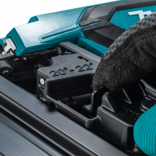 MAKITA AKUMULÁTOROVÁ KLINCOVAČKA DBN901Z