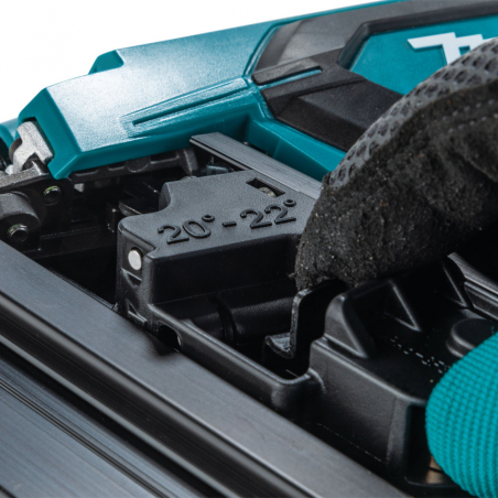 MAKITA AKUMULÁTOROVÁ KLINCOVAČKA DBN901Z