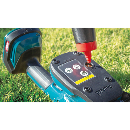 MAKITA AKUMULÁTOROVÉ NOŽNICE NA ŽIVÉ PLOTY UH023GZ