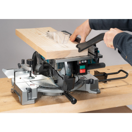 MAKITA AKUMULÁTOROVÁ POKOSOVÁ PÍLA S HORNÝM STOLOM LH001GZ